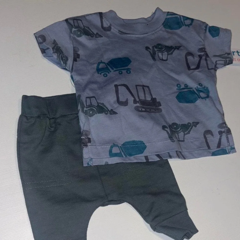 Newborn Boy Carter's Just One You construction-themed 2-piece outfit set NWT